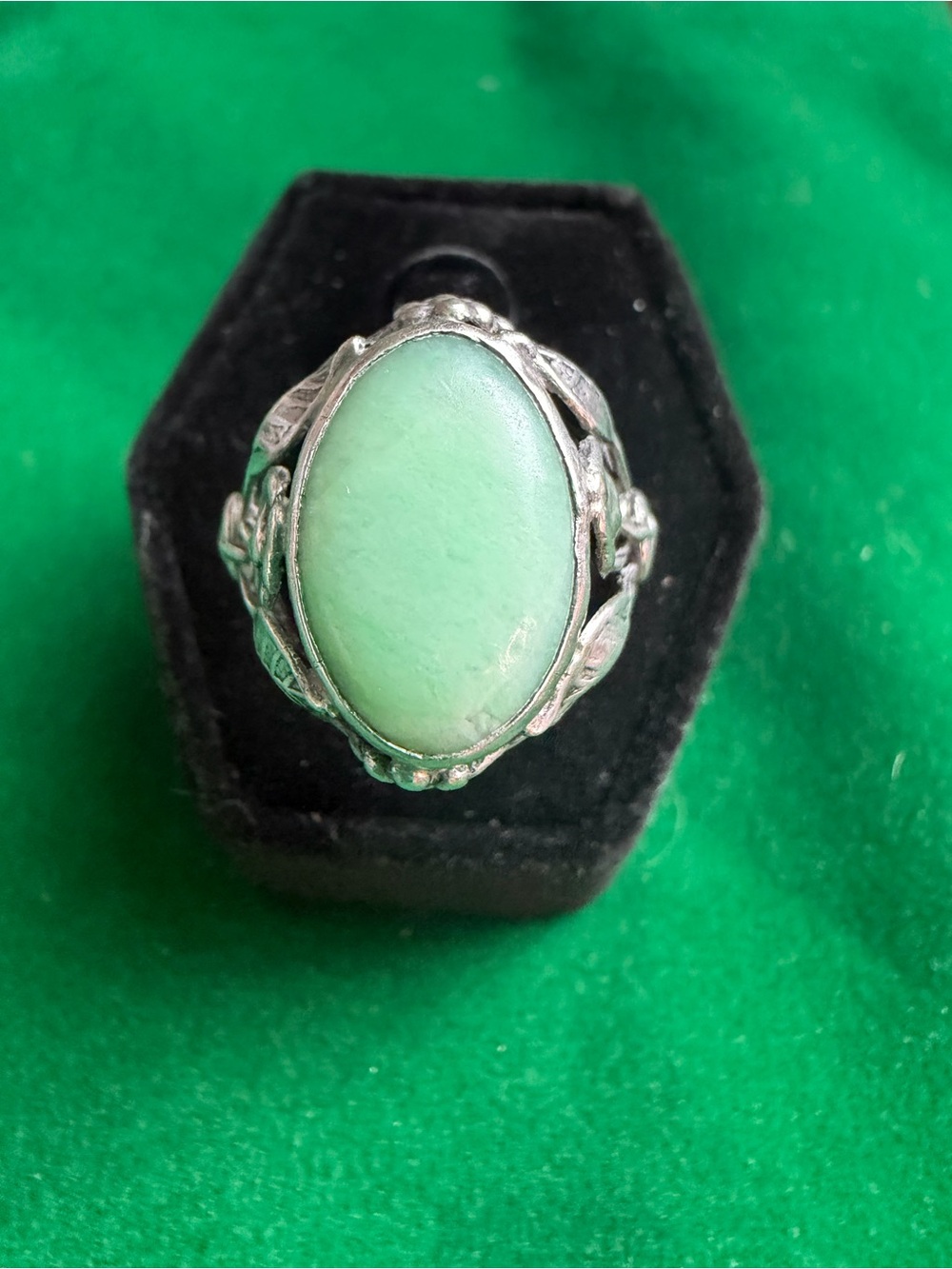 Vintage Sterling Silver Green Cabochon Floral Leaf Ring Size 7